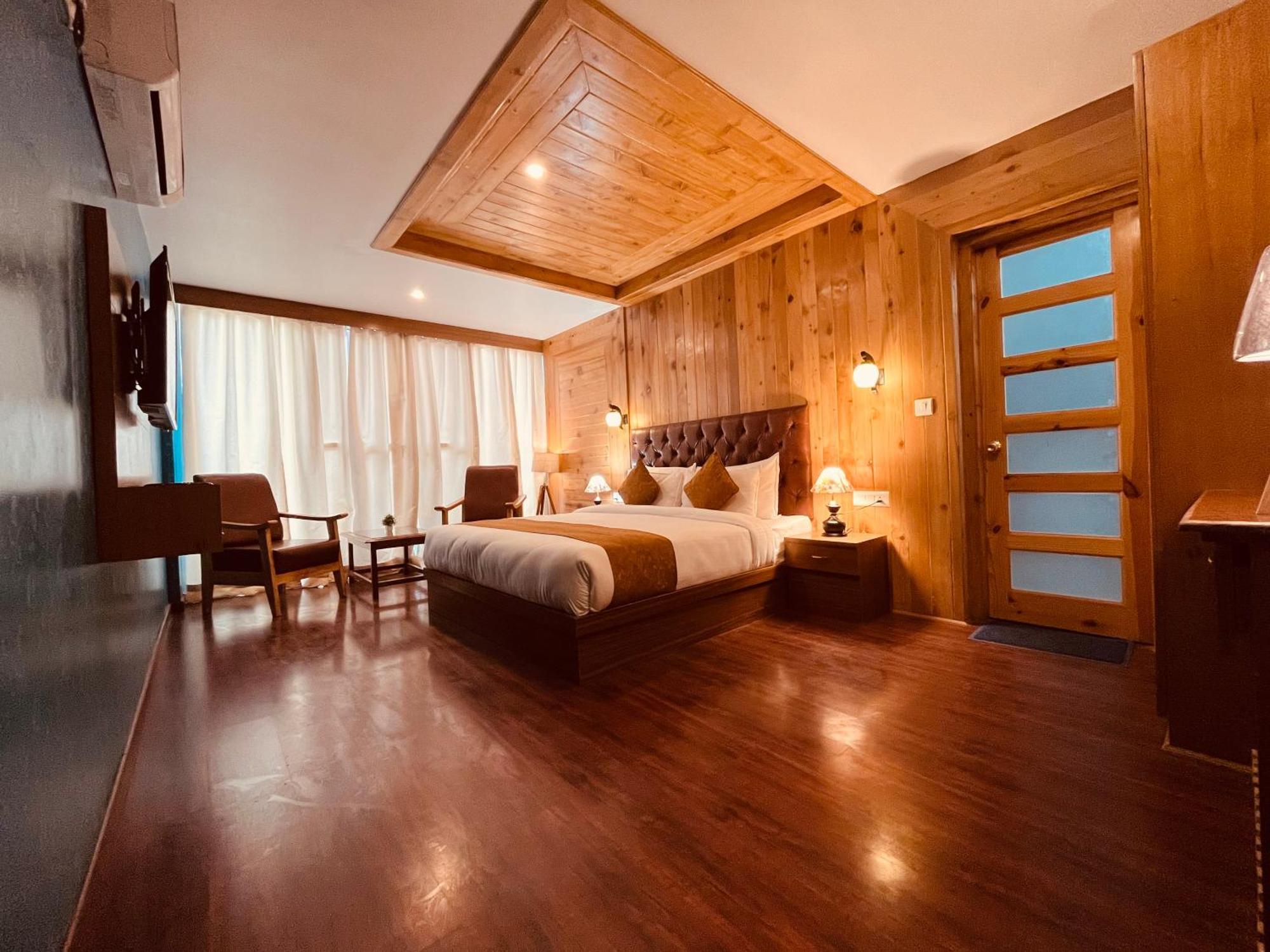 Tata Vista Resort Mall Road Manali - Centrally Heated & Air Cooled Eksteriør billede