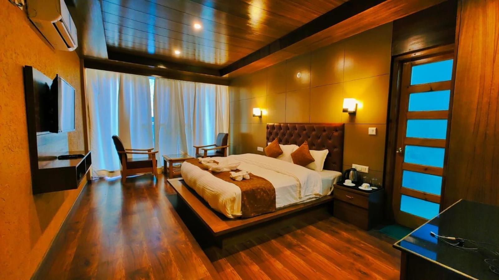 Tata Vista Resort Mall Road Manali - Centrally Heated & Air Cooled Eksteriør billede