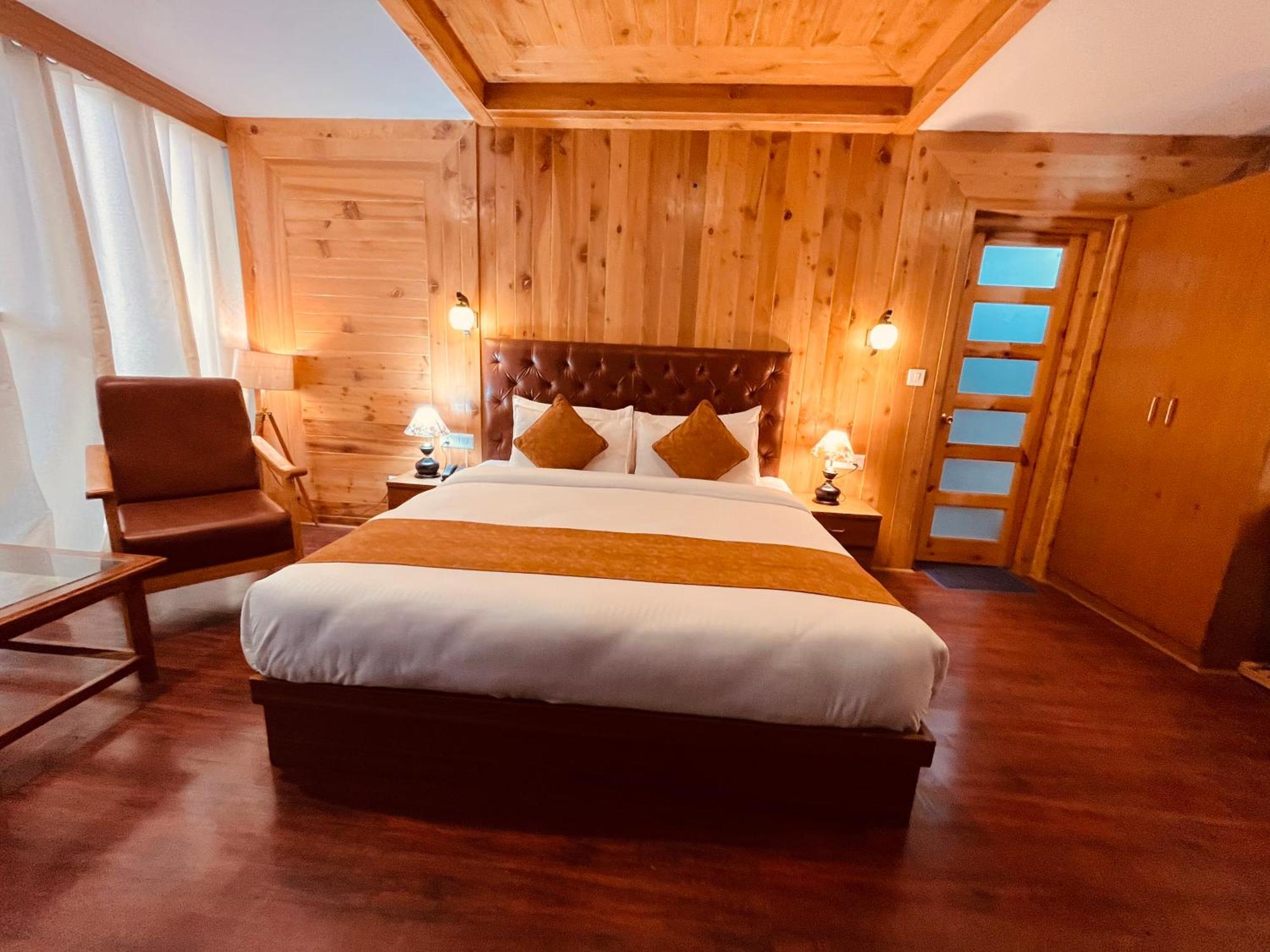 Tata Vista Resort Mall Road Manali - Centrally Heated & Air Cooled Eksteriør billede