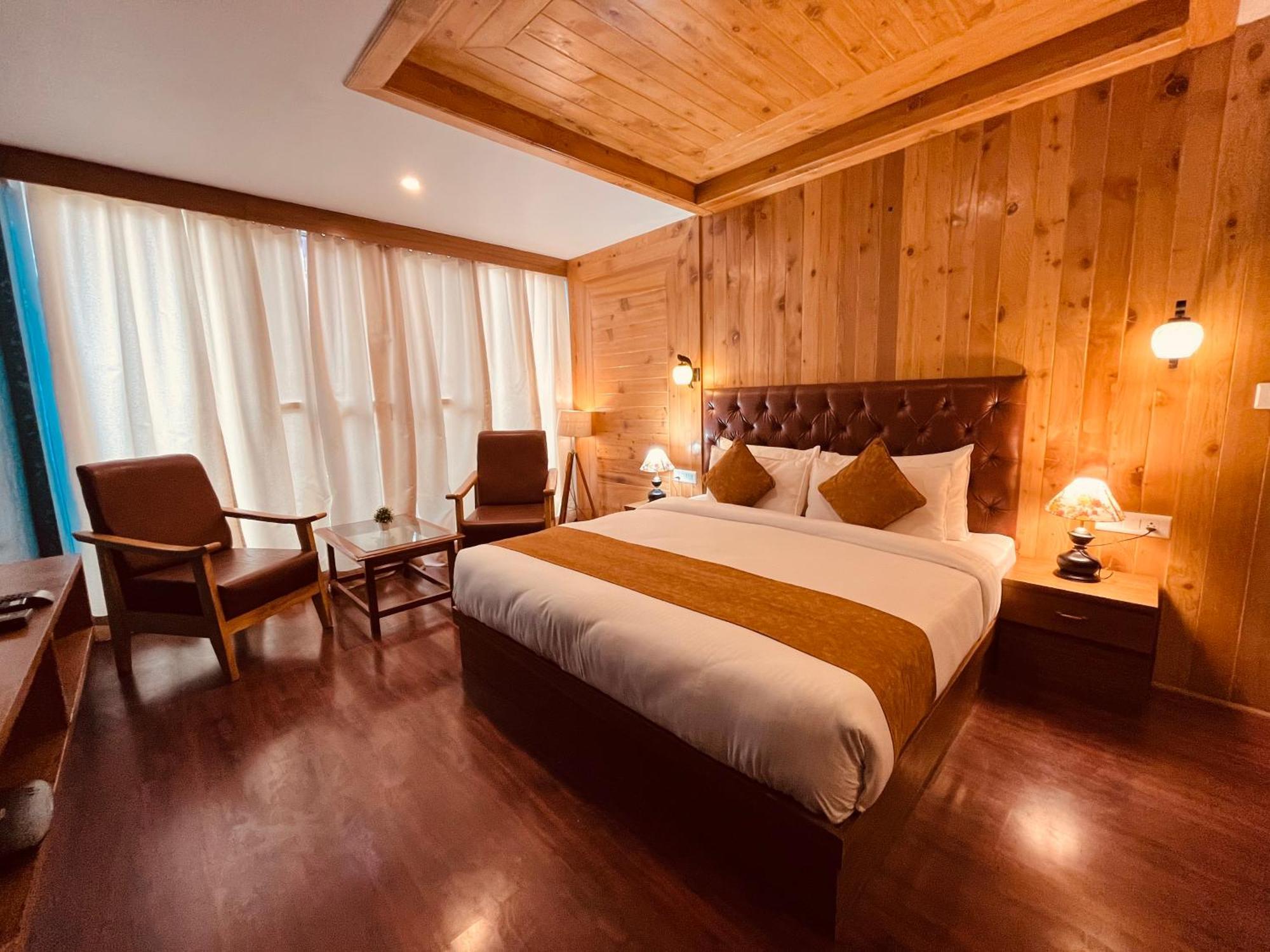 Tata Vista Resort Mall Road Manali - Centrally Heated & Air Cooled Eksteriør billede