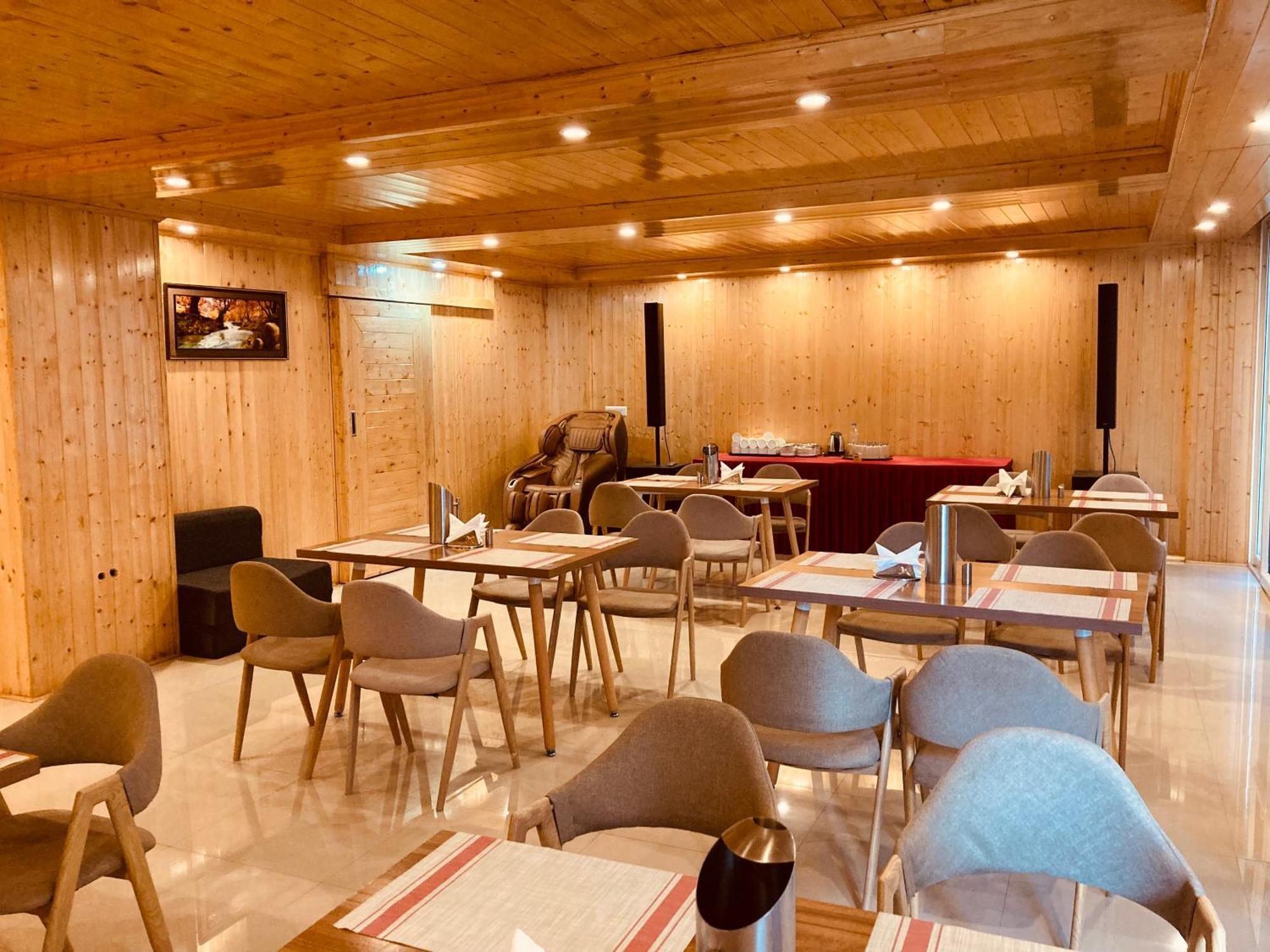 Tata Vista Resort Mall Road Manali - Centrally Heated & Air Cooled Eksteriør billede