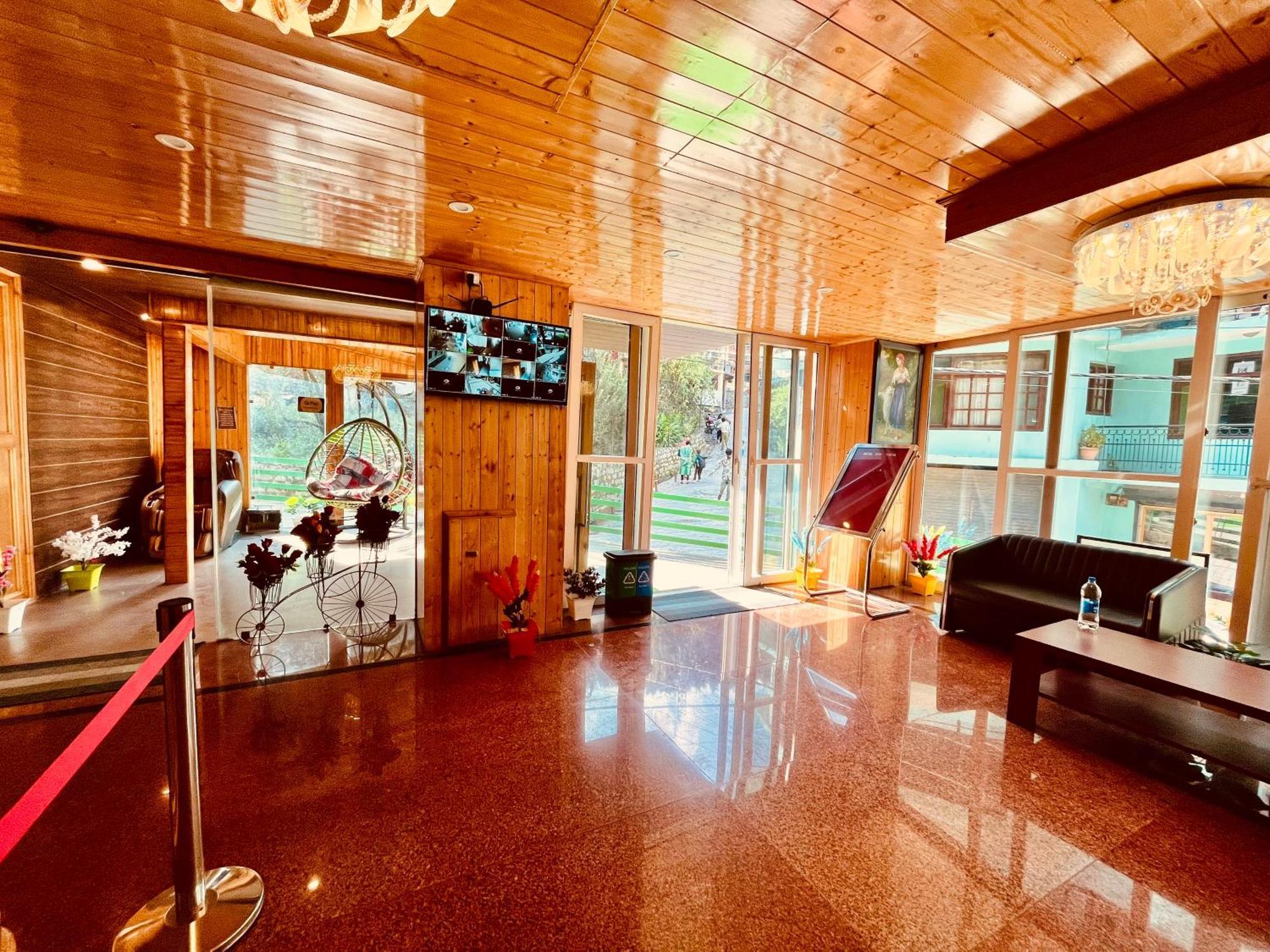 Tata Vista Resort Mall Road Manali - Centrally Heated & Air Cooled Eksteriør billede